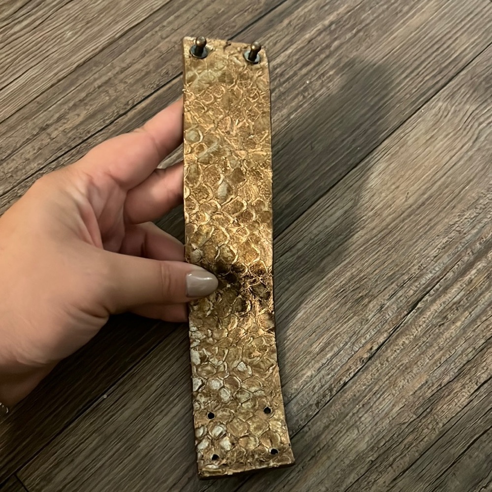 Streets Ahead Gold Metallic Snakeskin Genuine Leather Thick Snap On Bracelet
